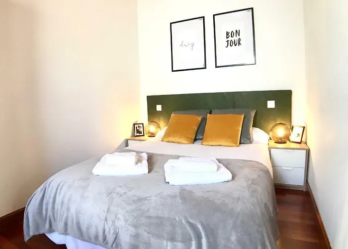 Homyat Prior Isidros, Plaza Mayor Salamanka